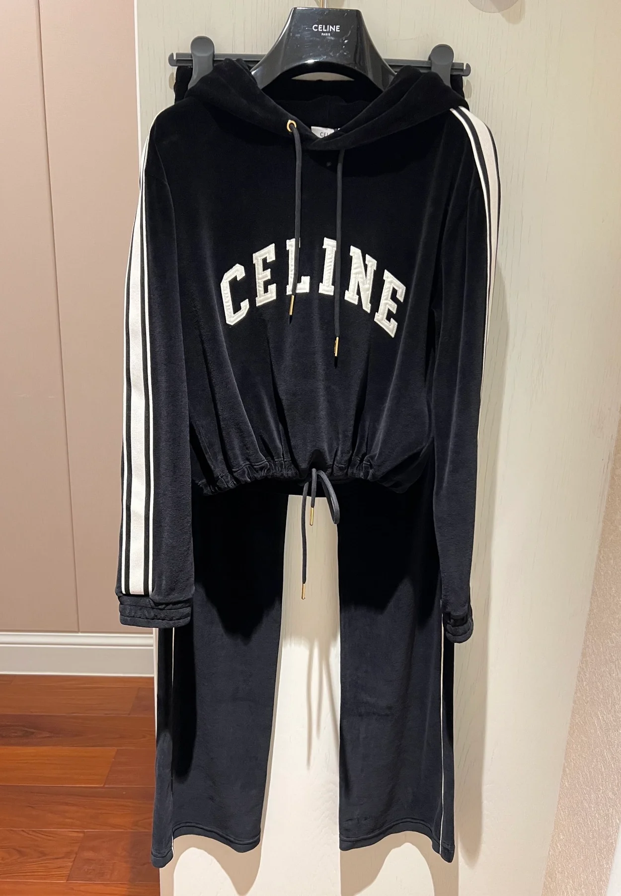 셀린느 벨벳 저지 크롭 후디