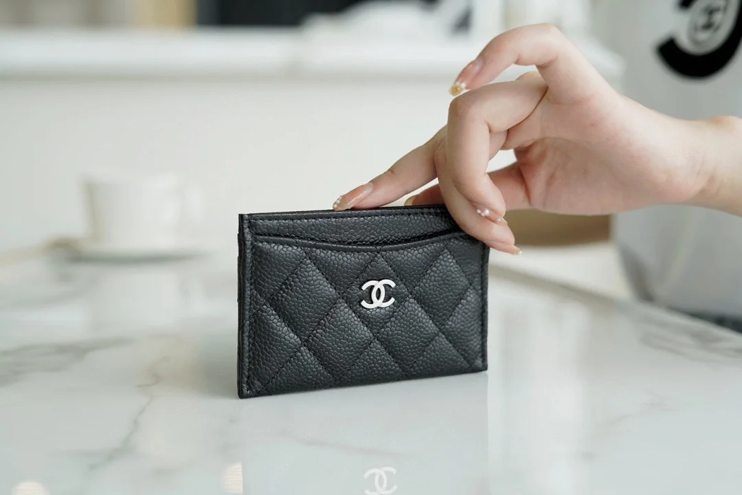 샤넬 클래식 카드 홀더 블랙 실버