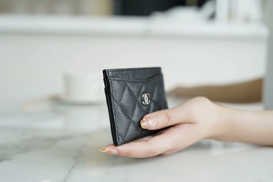 샤넬 클래식 카드 홀더 블랙 실버