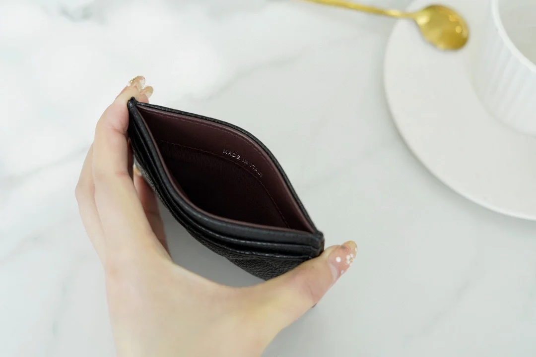 샤넬 클래식 카드 홀더 블랙 실버