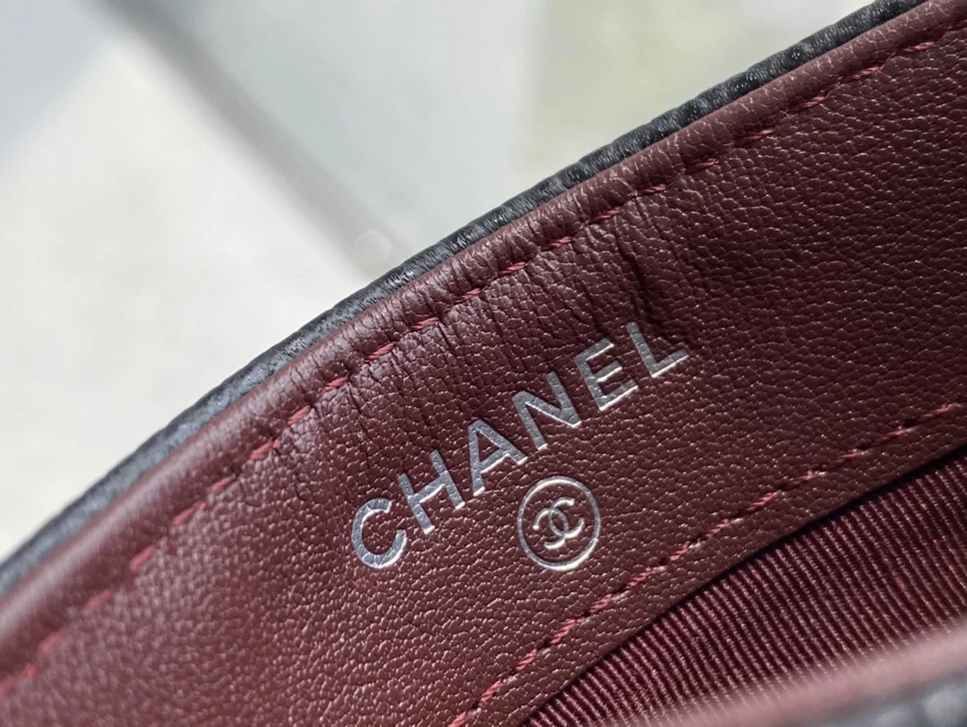 샤넬 클래식 카드 홀더 블랙 실버