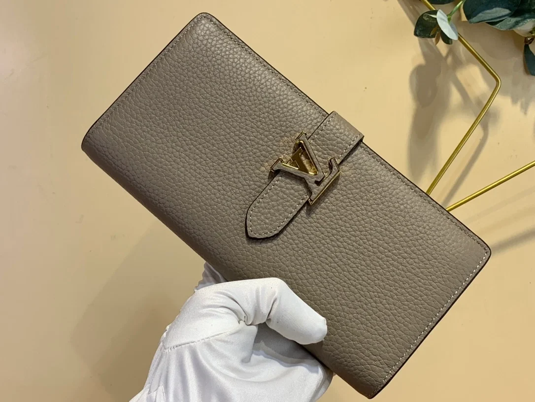 루이비통 토뤼옹 버티컬 월릿 M81367