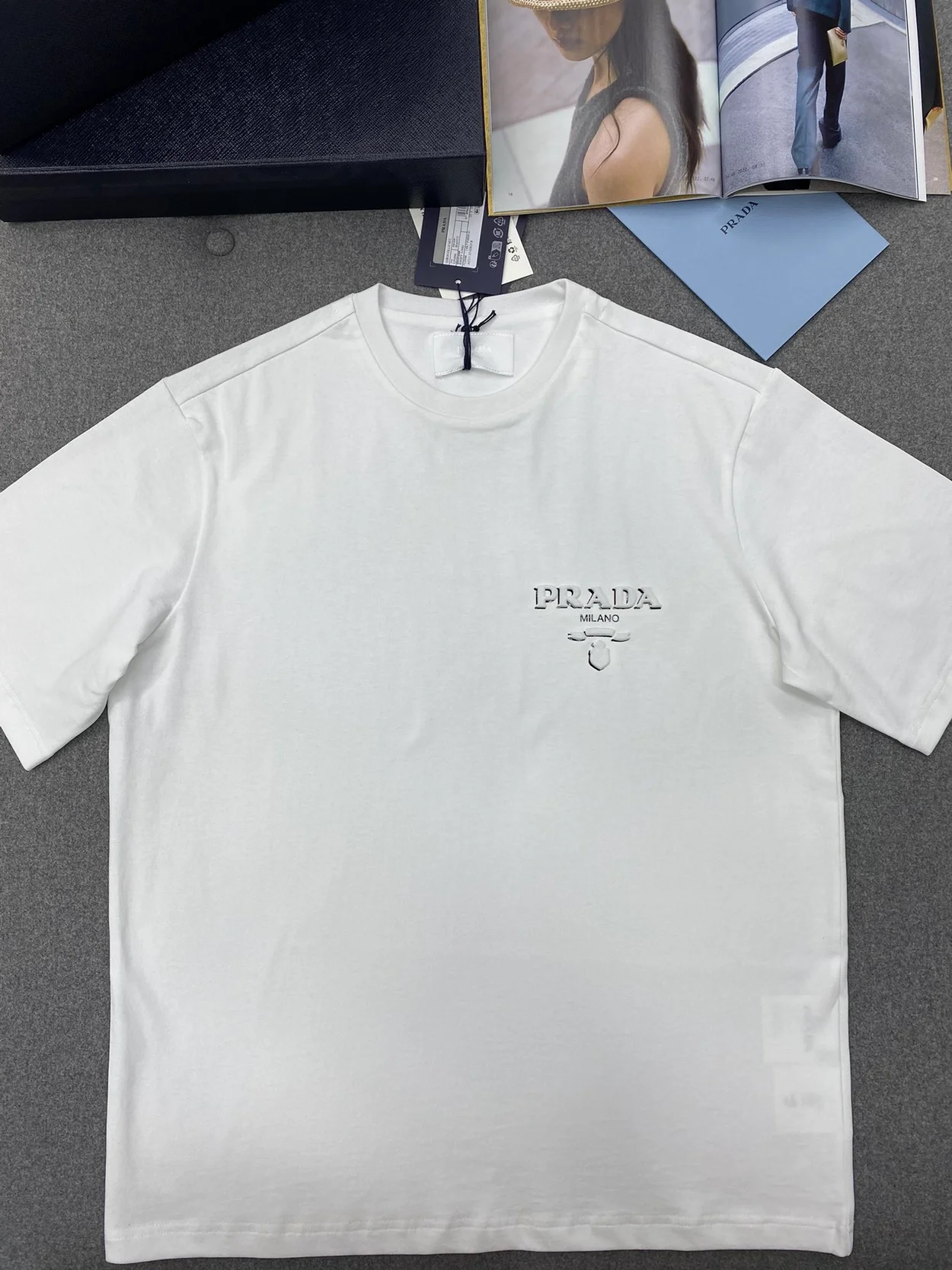 프라다 코튼 티셔츠 화이트