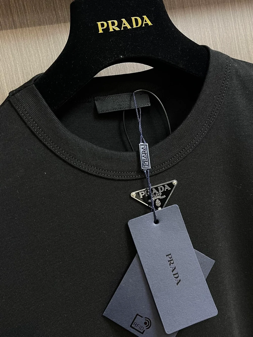 프라다 코튼 티셔츠 블랙