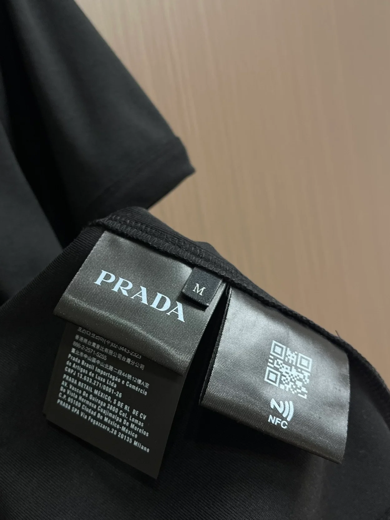 프라다 코튼 티셔츠 블랙