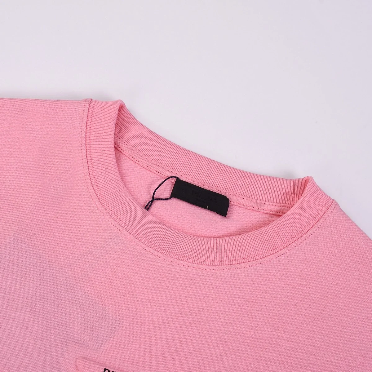 프라다 유니 삼각로고 티셔츠 핑크