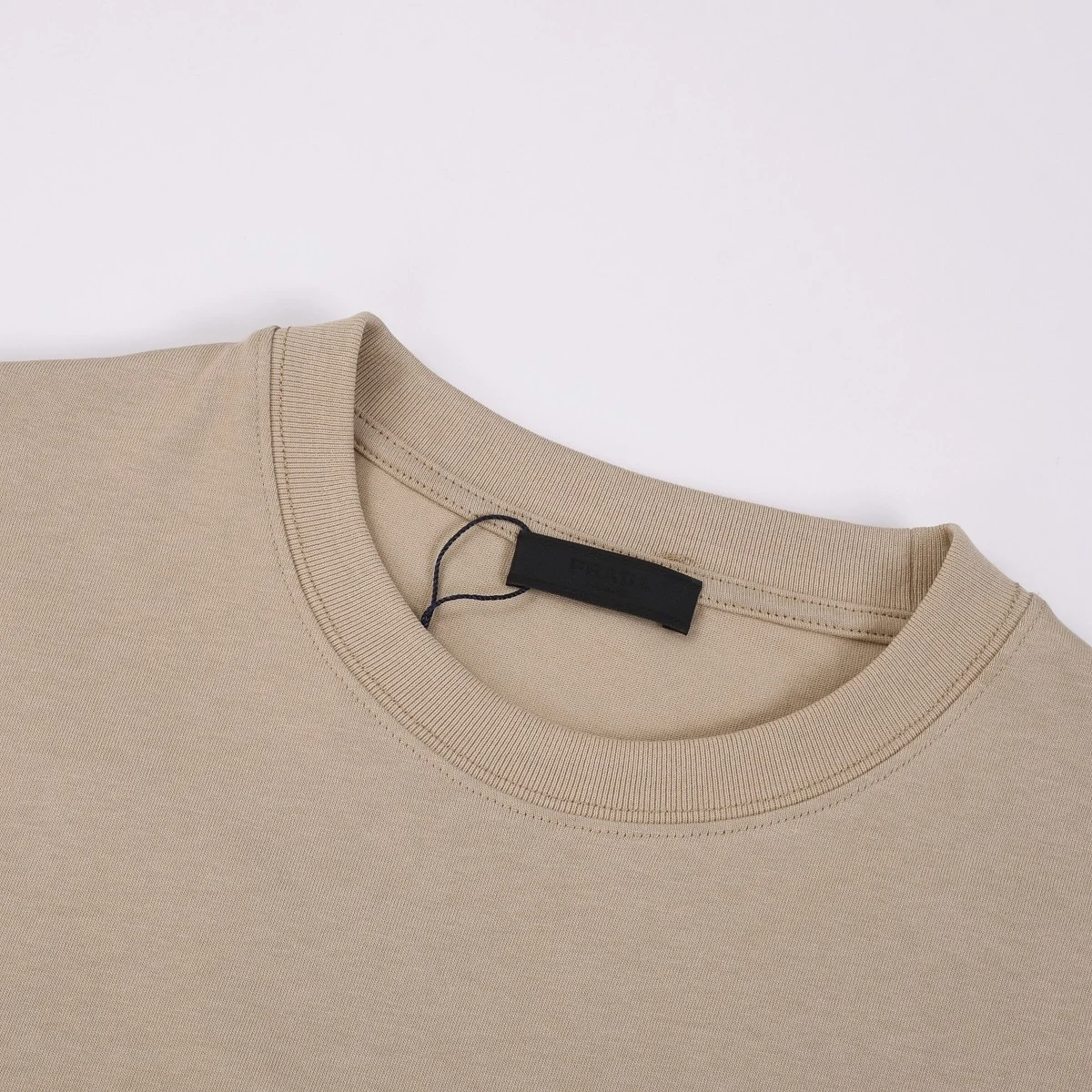 프라다 유니 삼각로고 티셔츠 베이지