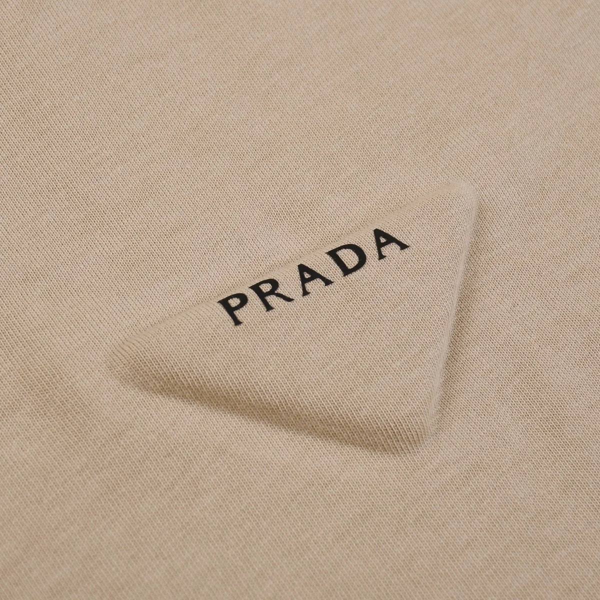 프라다 유니 삼각로고 티셔츠 베이지
