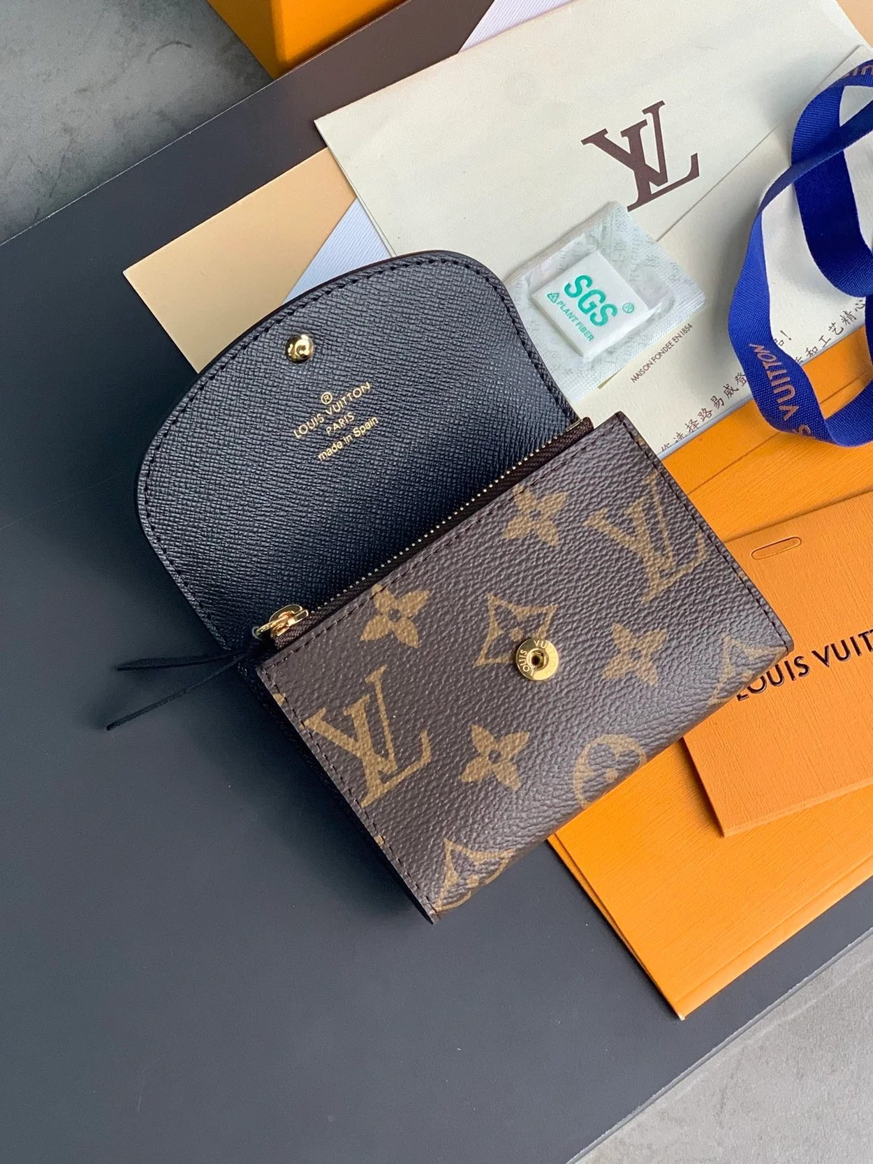 루이비통 로잘리 코인 퍼스 M82333