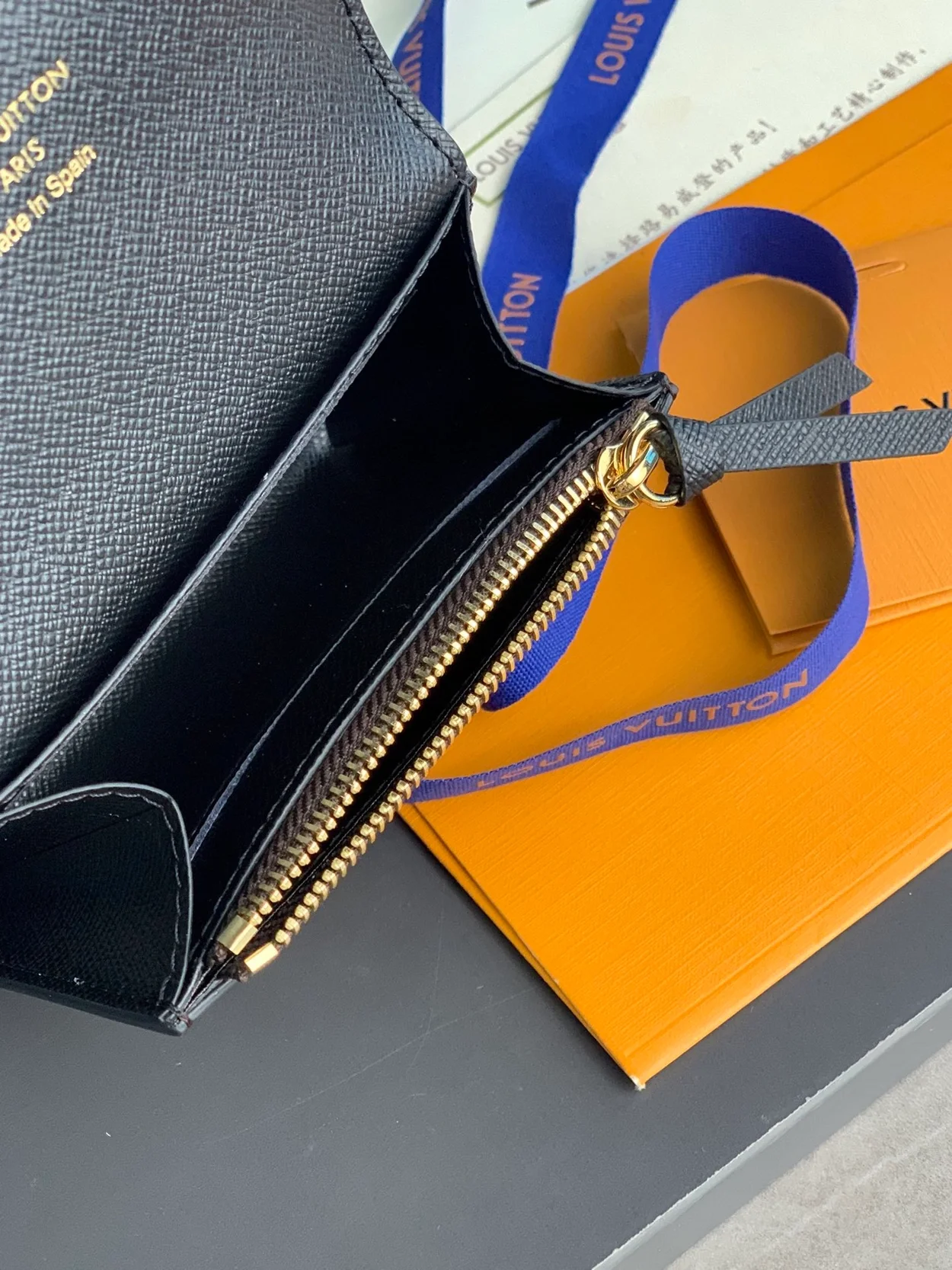 루이비통 로잘리 코인 퍼스 M82333