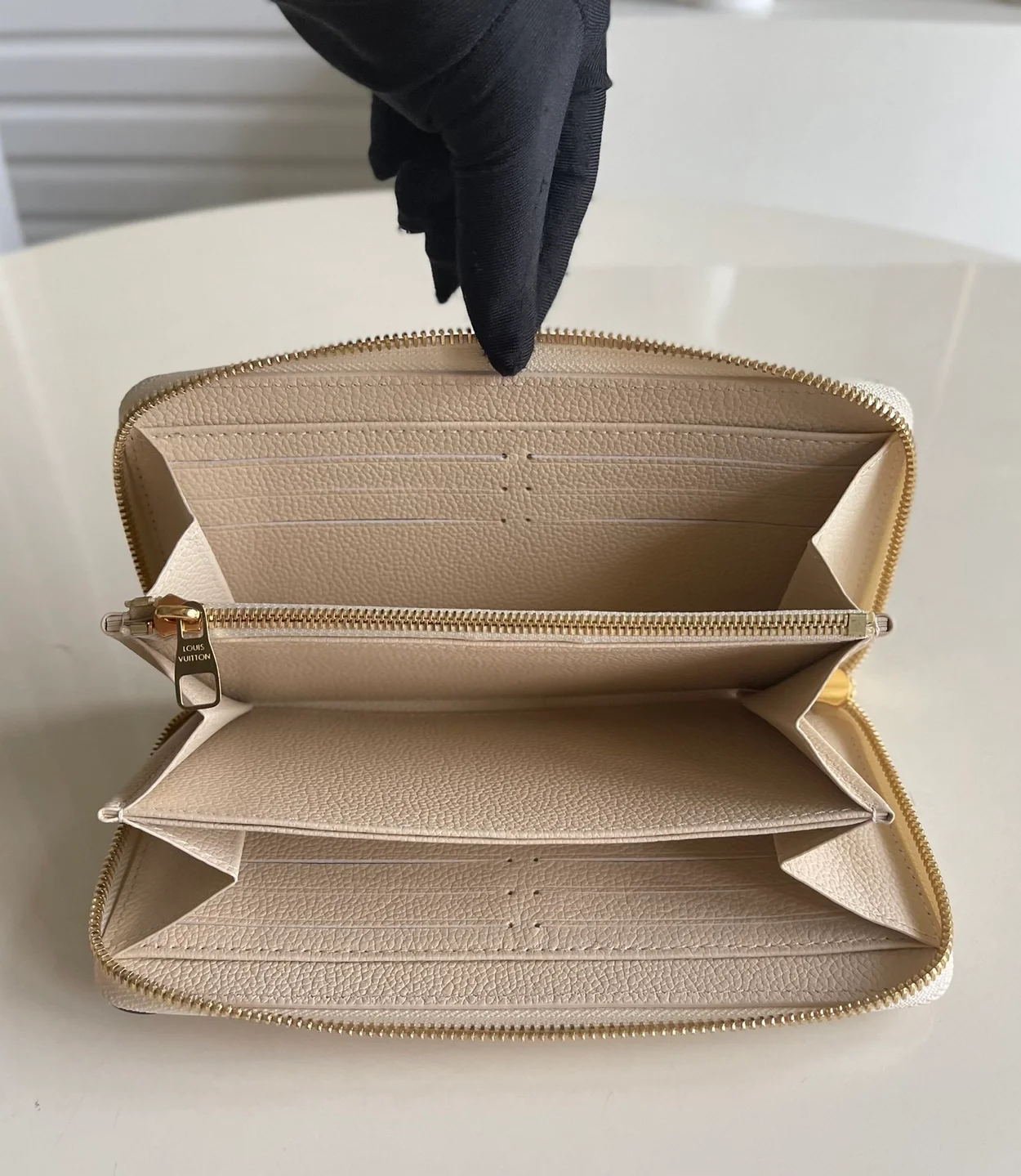 루이비통 지피 월릿 M82212