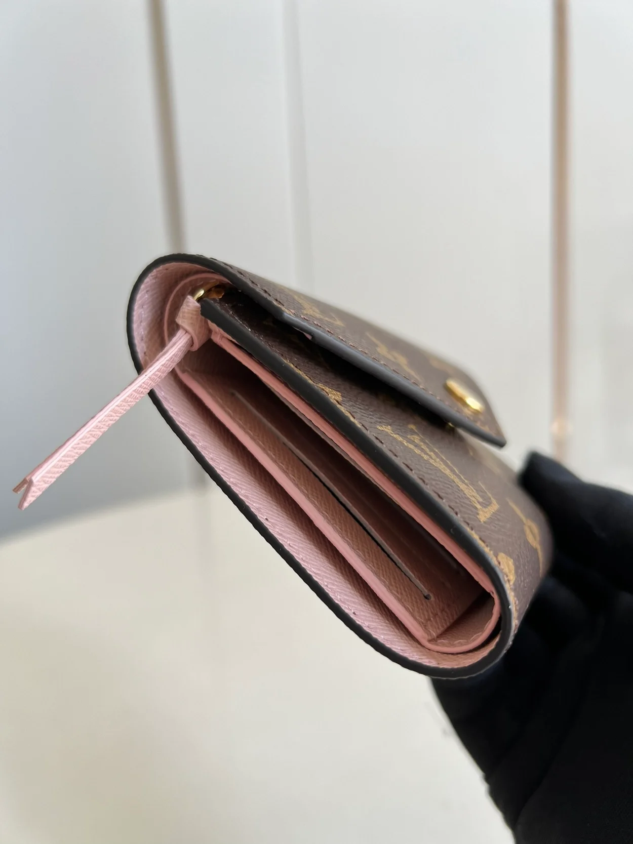 루이비통 빅토린 월릿 M62360