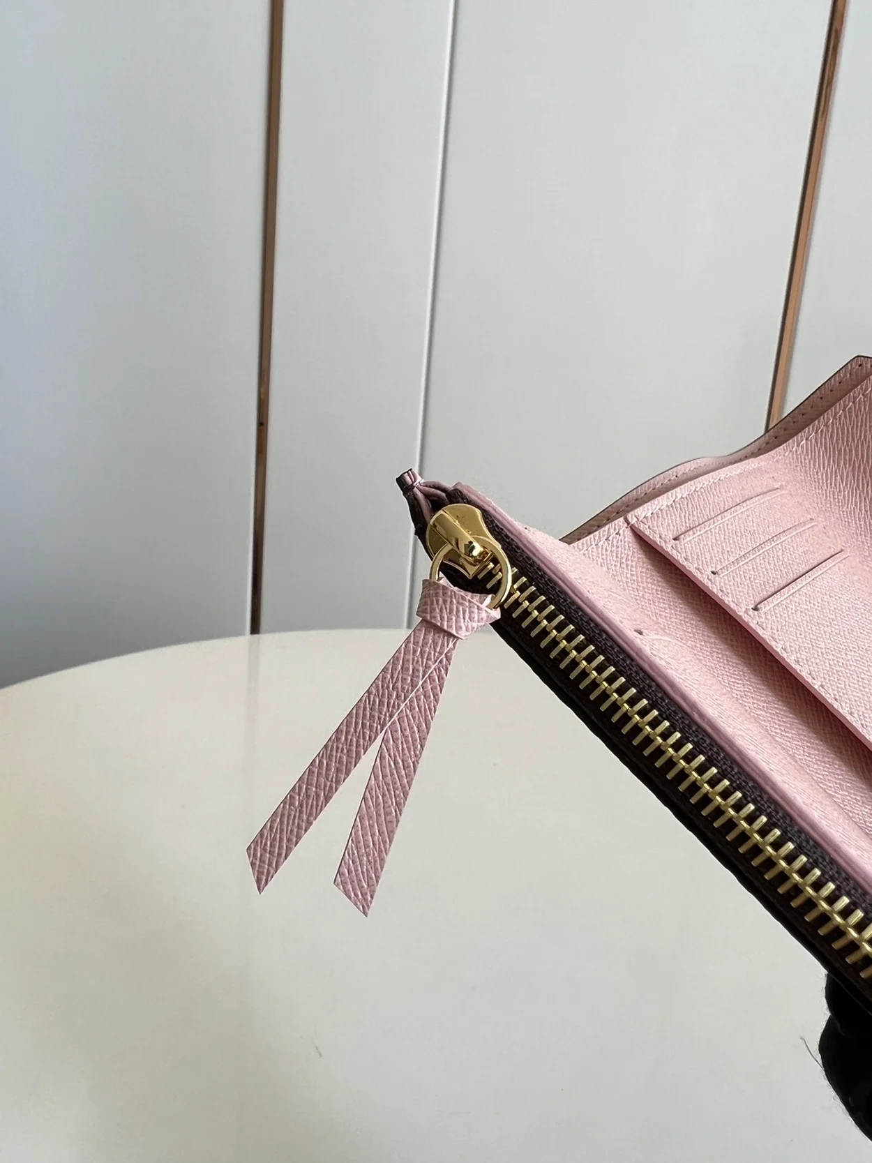 루이비통 빅토린 월릿 M62360