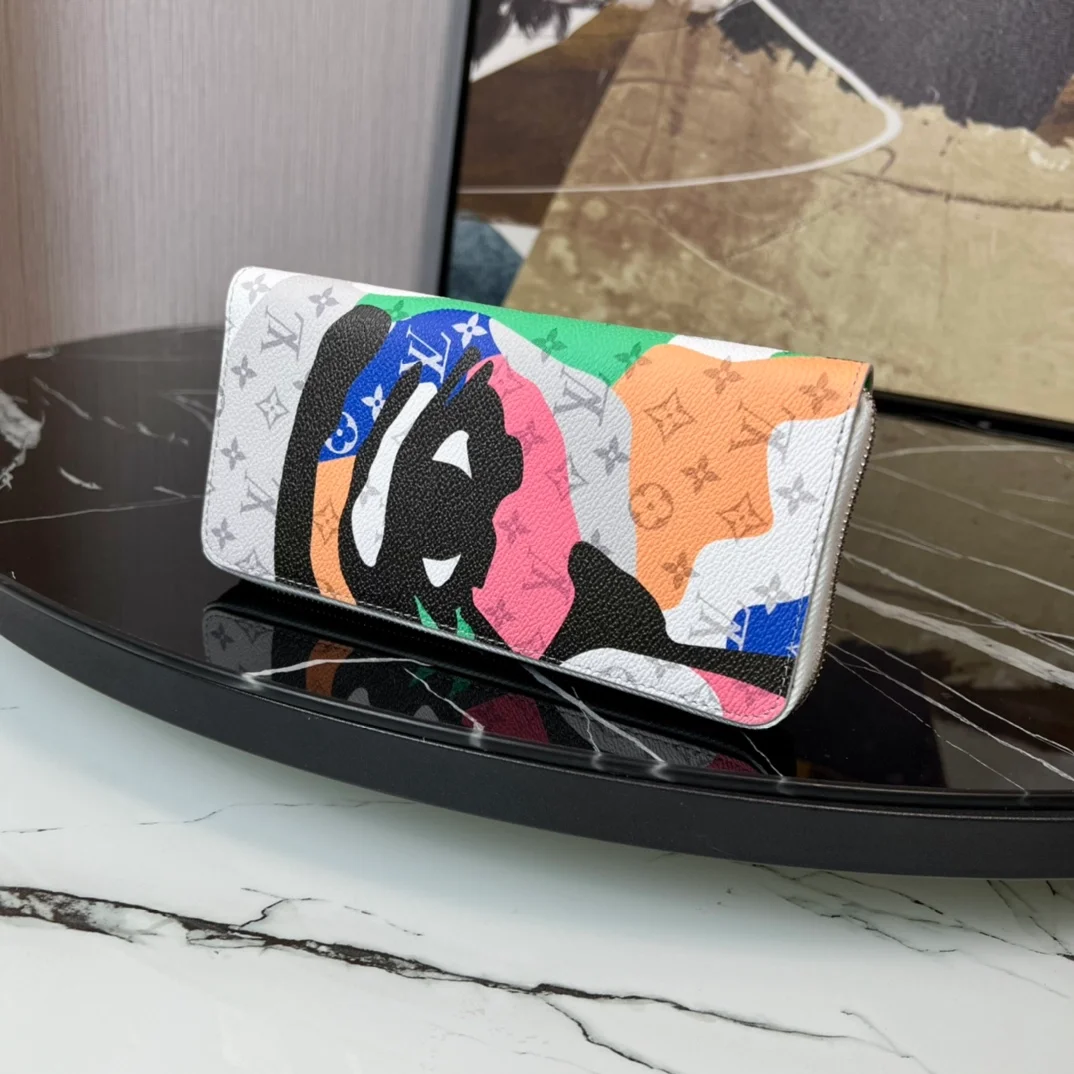 루이비통 지피 버티컬 월릿 M82590