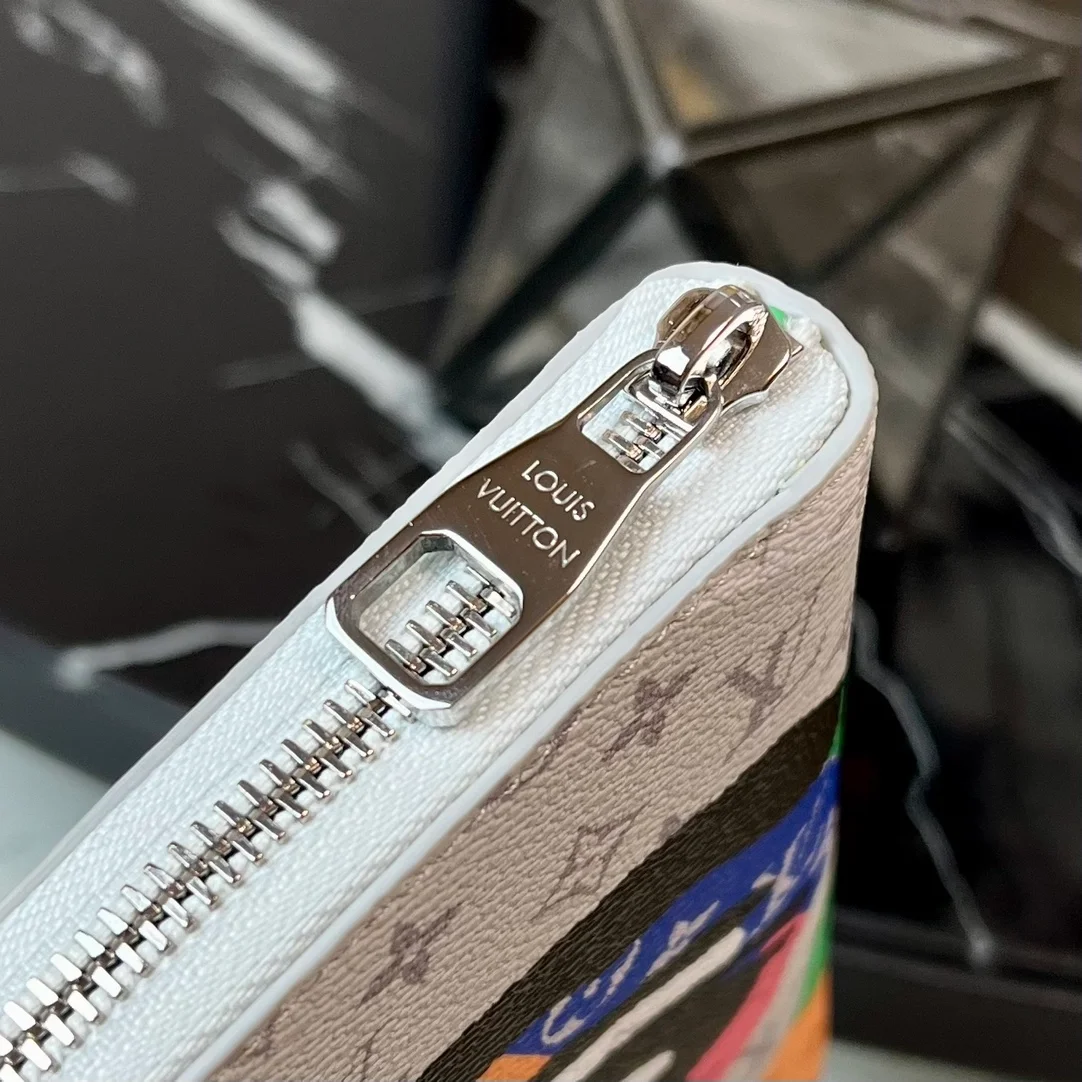 루이비통 지피 버티컬 월릿 M82590