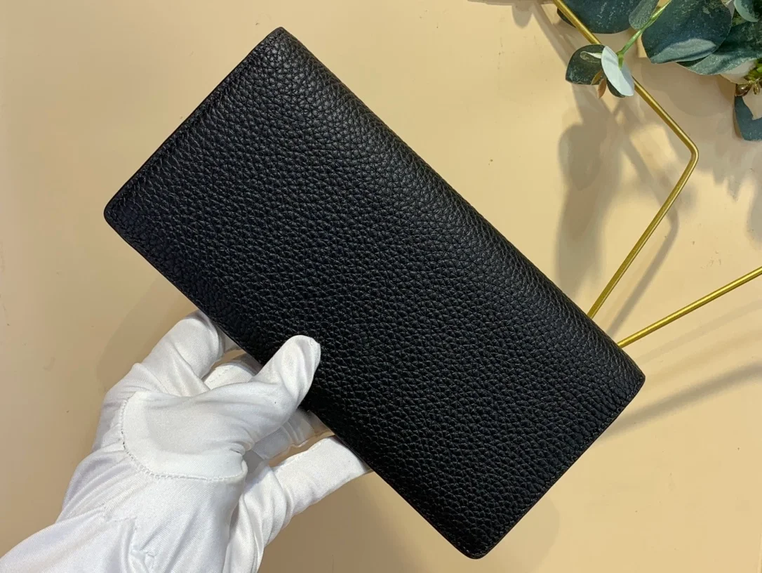 루이비통 토뤼옹 버티컬 월릿 M81330