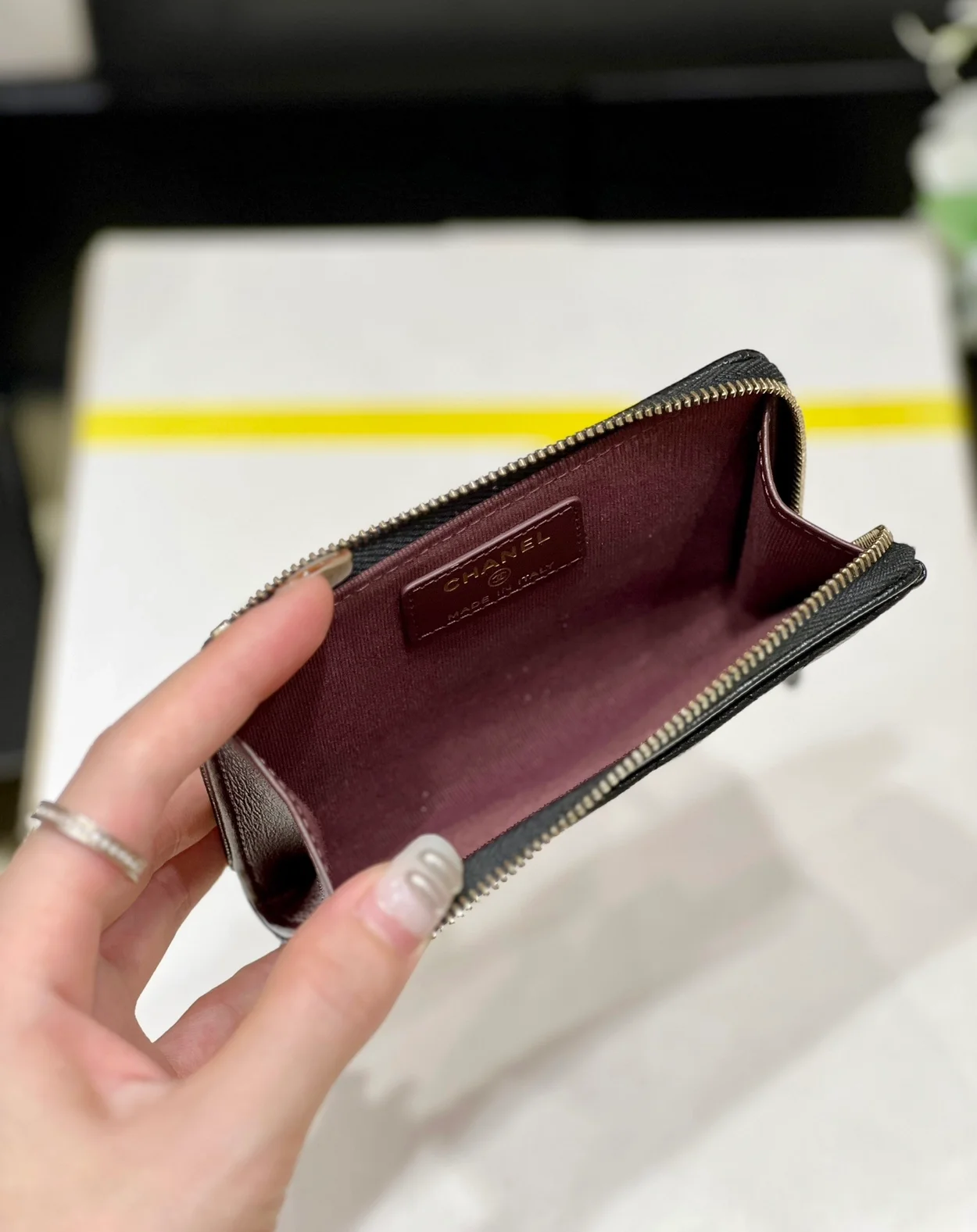 샤넬 클래식 그레인드 카프스킨 지퍼 카드 홀더