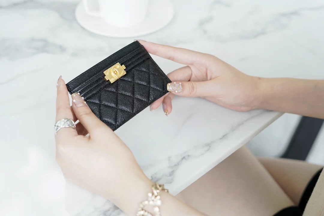 샤넬 보이 카드 홀더