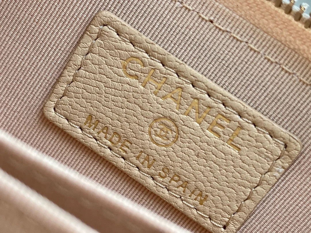 샤넬 19 지퍼 코인 지갑 베이지