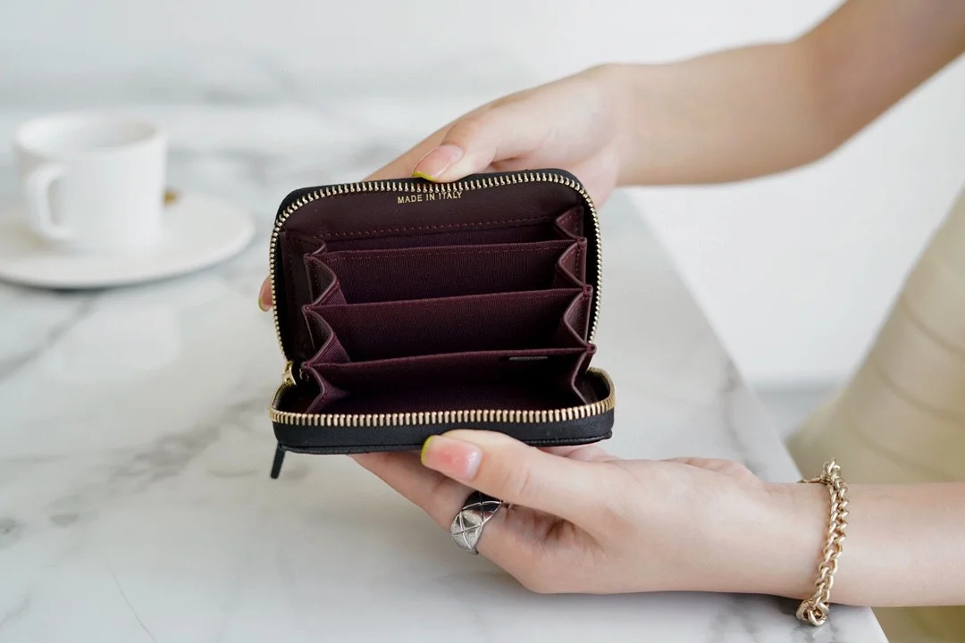 샤넬 클래식 지퍼 코인 지갑 골드