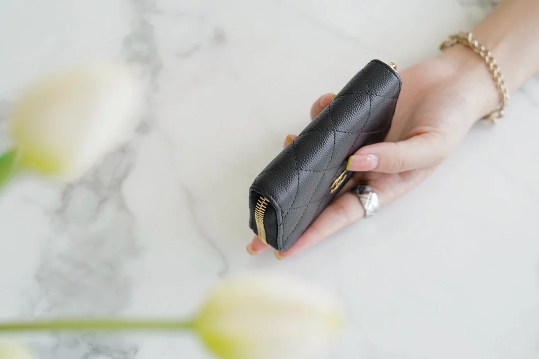 샤넬 클래식 지퍼 코인 지갑 골드