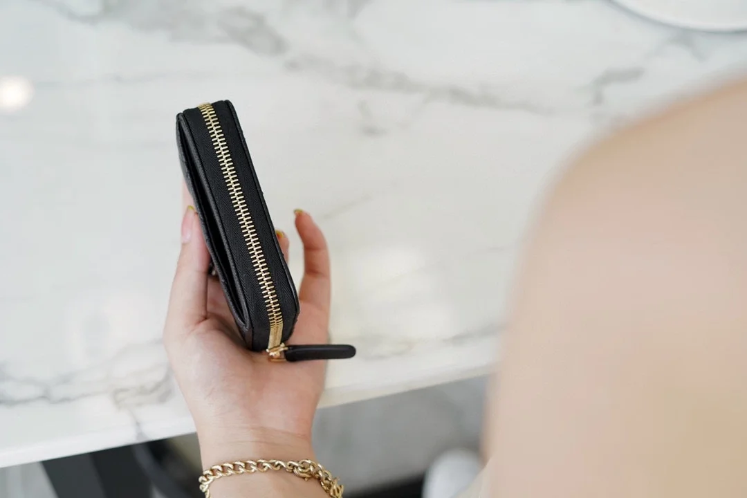 샤넬 클래식 지퍼 코인 지갑 골드