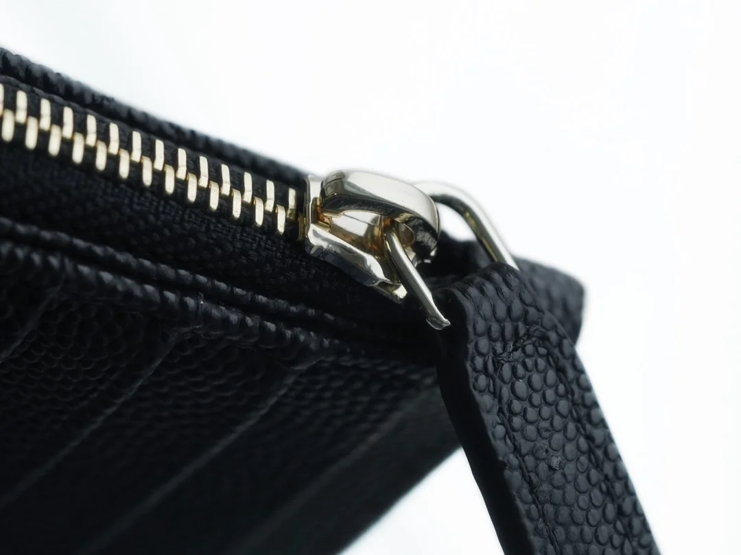 샤넬 클래식 지퍼 카드 홀더