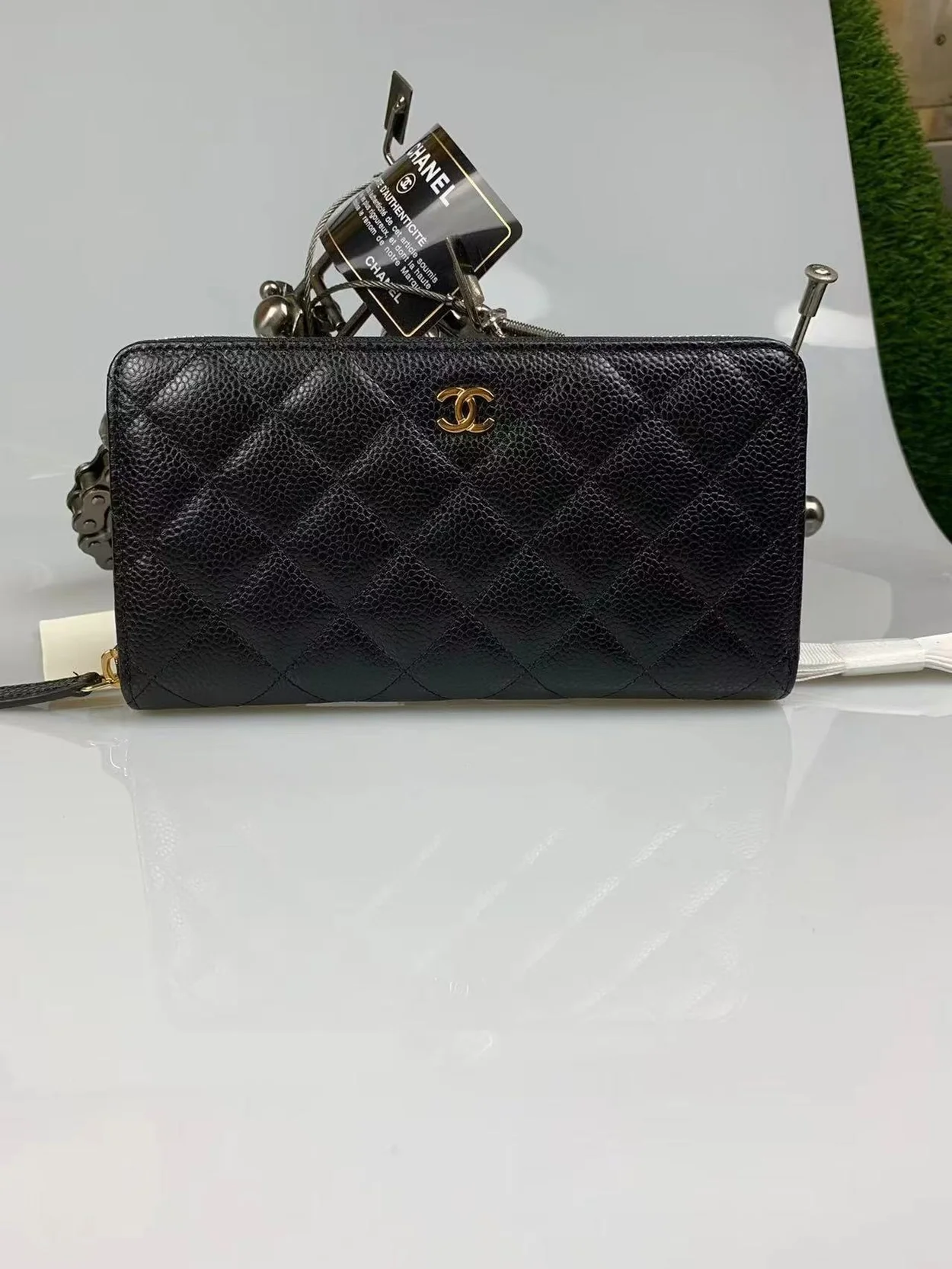 샤넬 클래식 지퍼 지갑