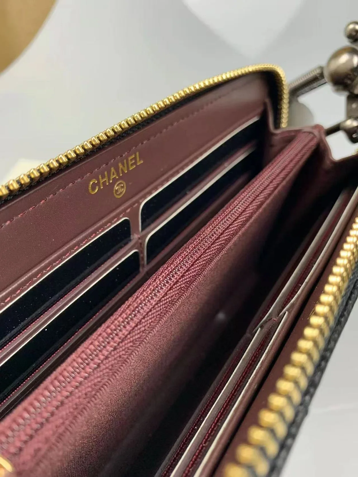 샤넬 클래식 지퍼 지갑