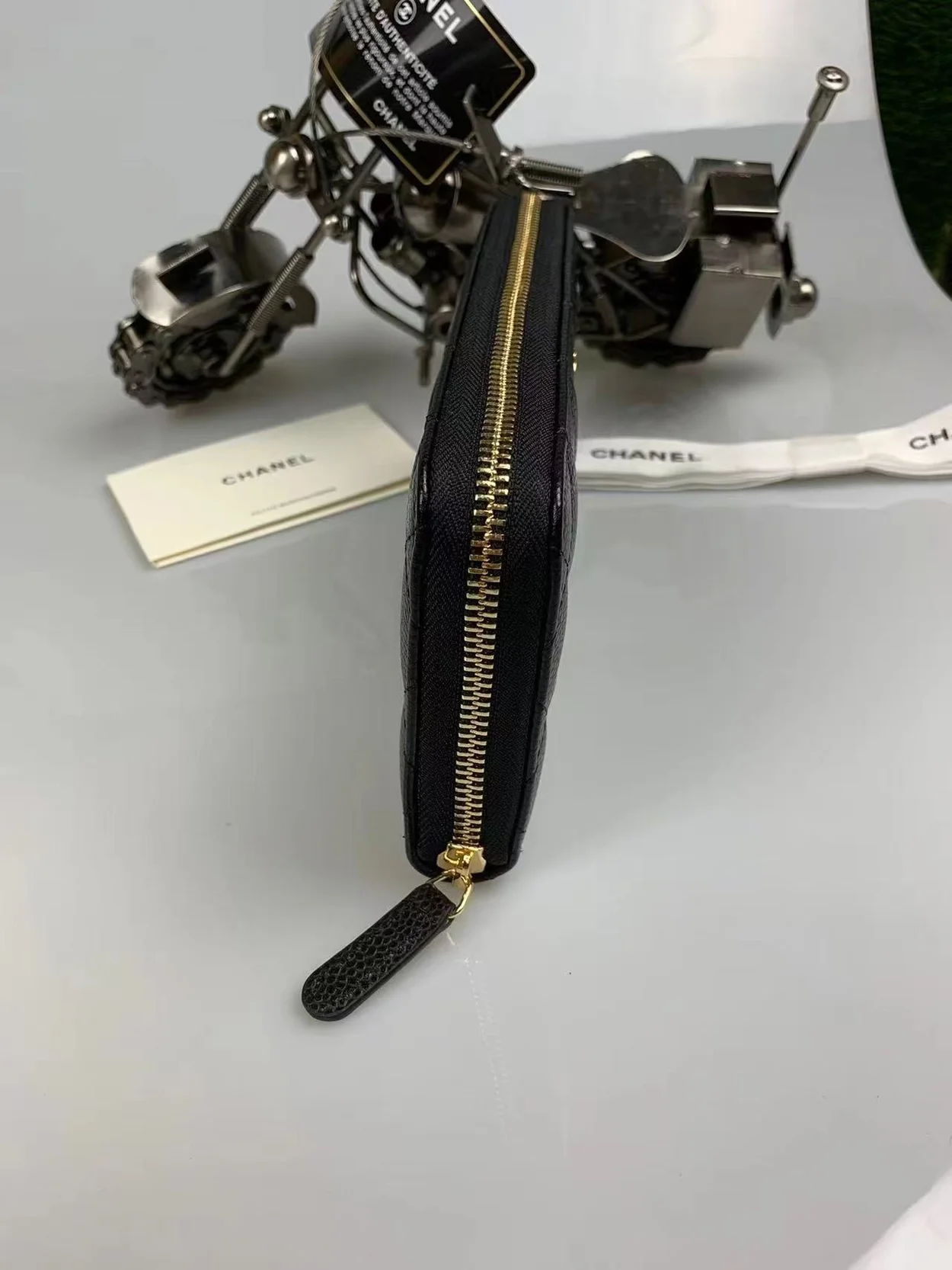 샤넬 클래식 지퍼 지갑