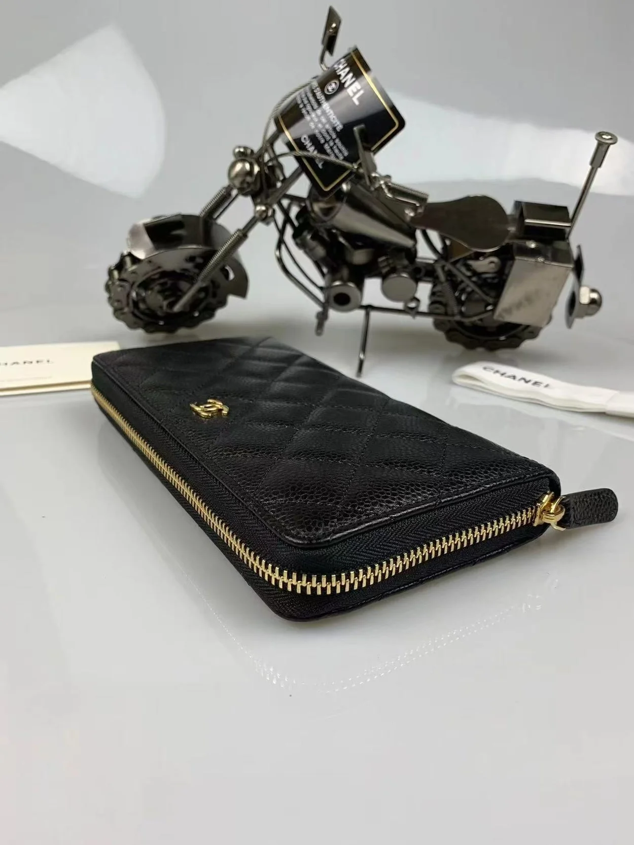 샤넬 클래식 지퍼 지갑