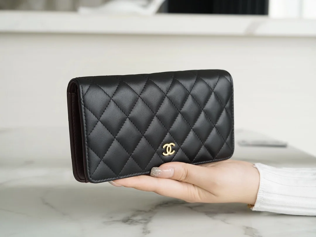 샤넬 클래식 램스킨 플랩 장지갑