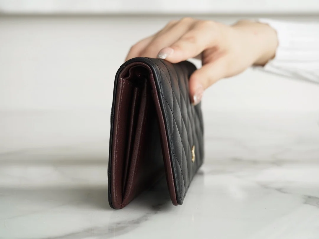 샤넬 클래식 램스킨 플랩 장지갑