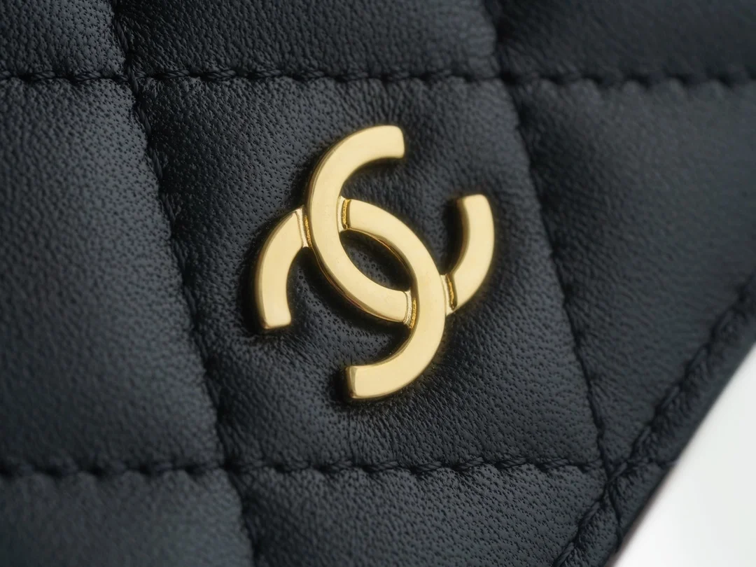 샤넬 클래식 램스킨 플랩 장지갑