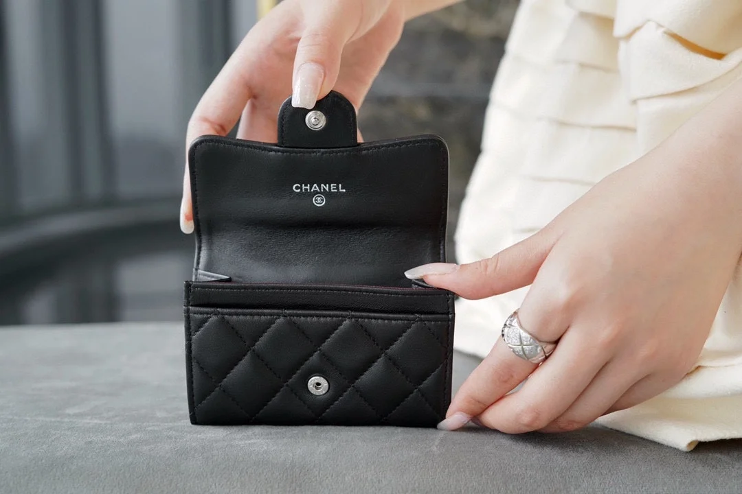샤넬 클래식 램스킨 카드 월릿
