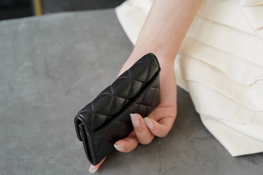 샤넬 클래식 램스킨 카드 월릿