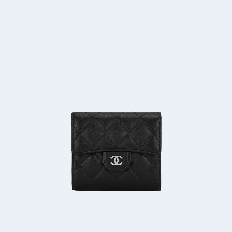 샤넬 클래식 램스킨 스몰 플랩 지갑 실버