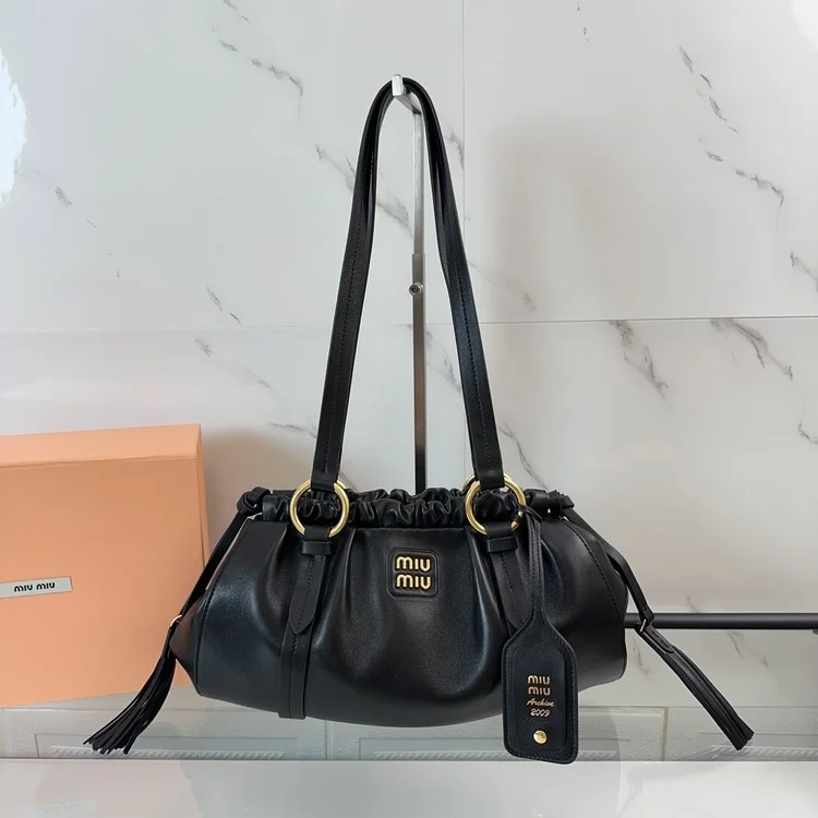 미우미우 레더 조이 백 32 5BG306