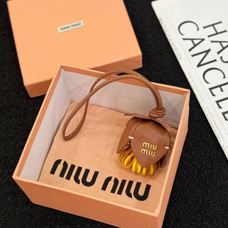 미우미우 키링 가죽 트릭 백참