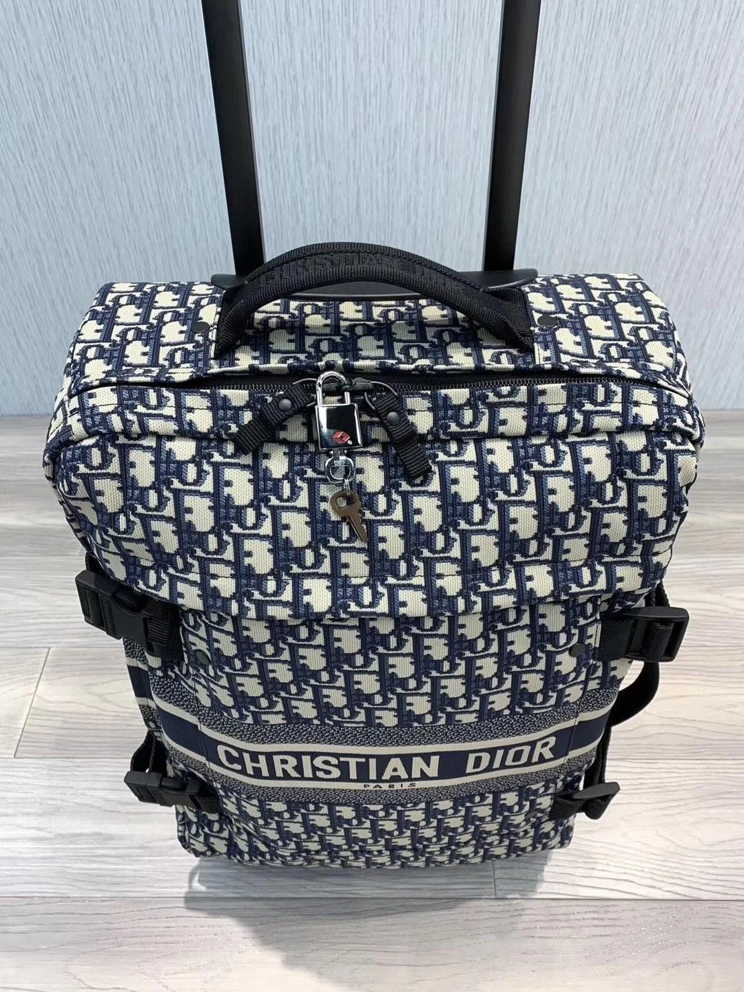 디올 스몰 트래블 수트 케이스