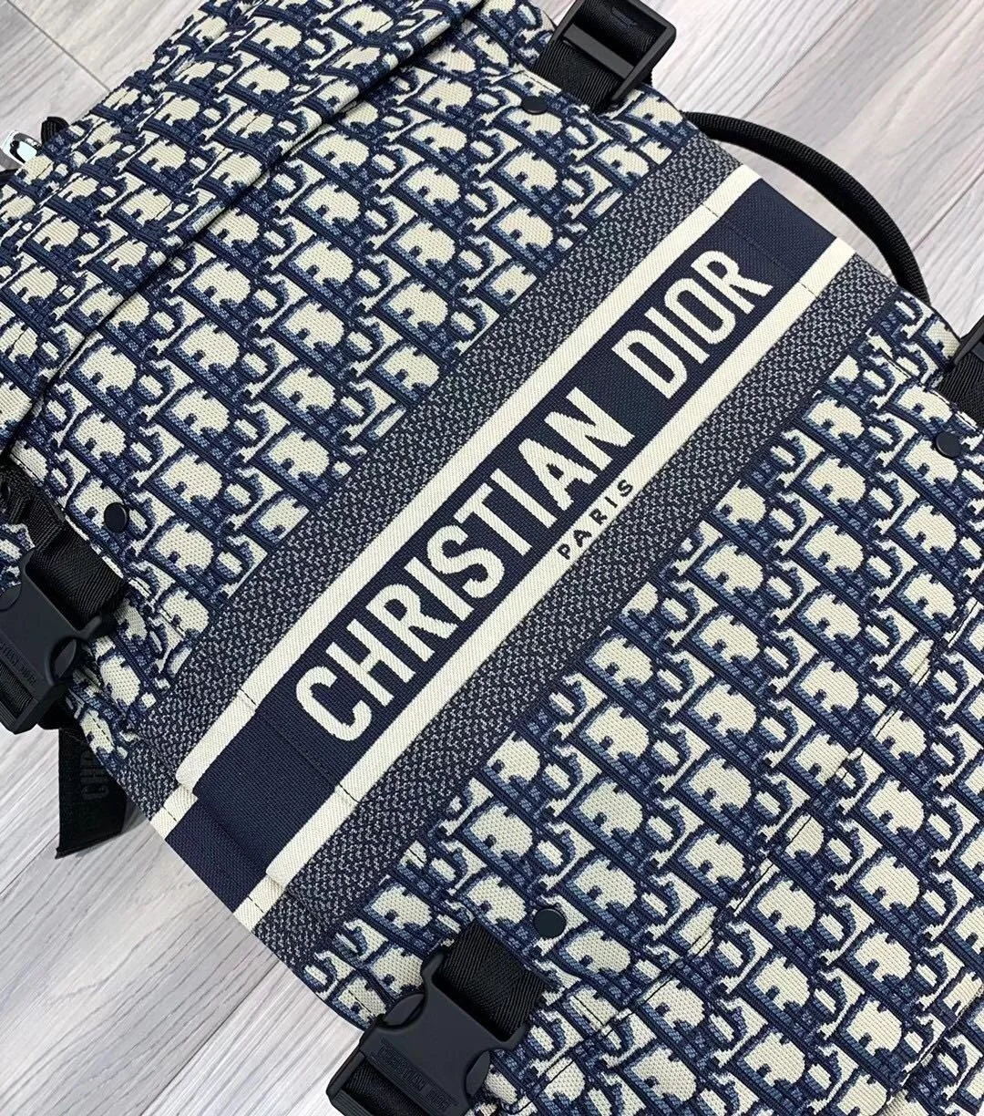 디올 스몰 트래블 수트 케이스