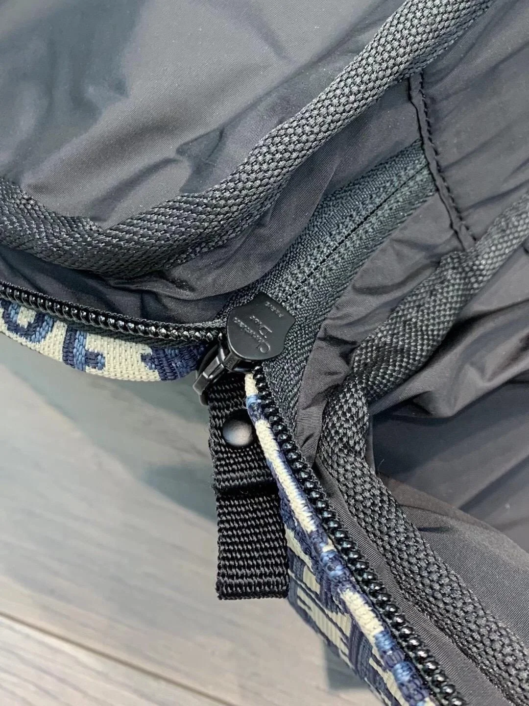 디올 스몰 트래블 수트 케이스