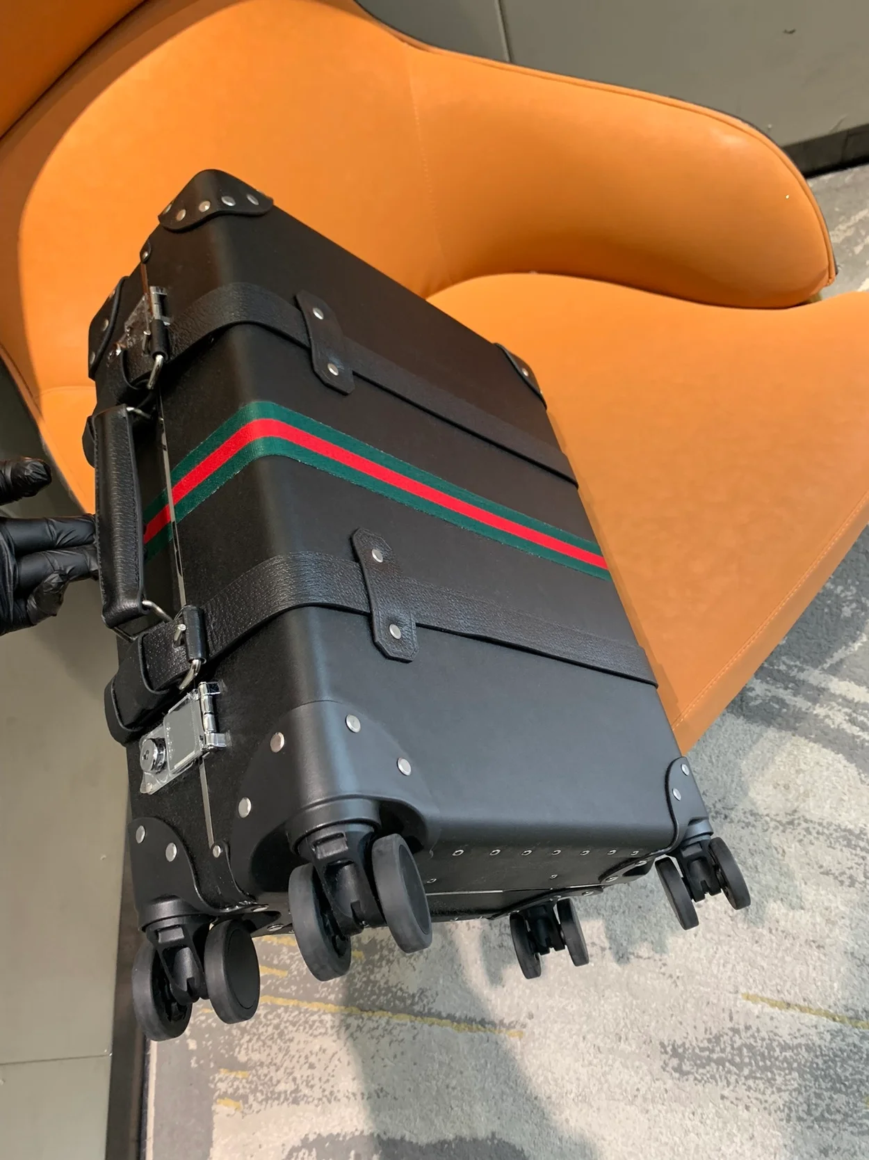 구찌 글로브 트로터 캐리어