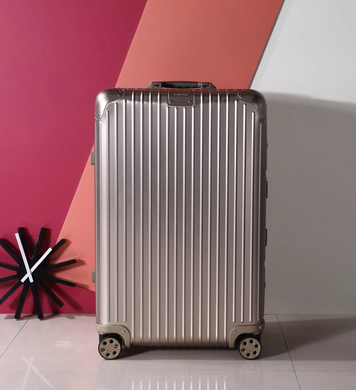 리모와 오리지널 토파스 수트케이스