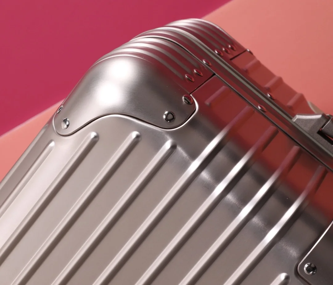 리모와 오리지널 토파스 수트케이스