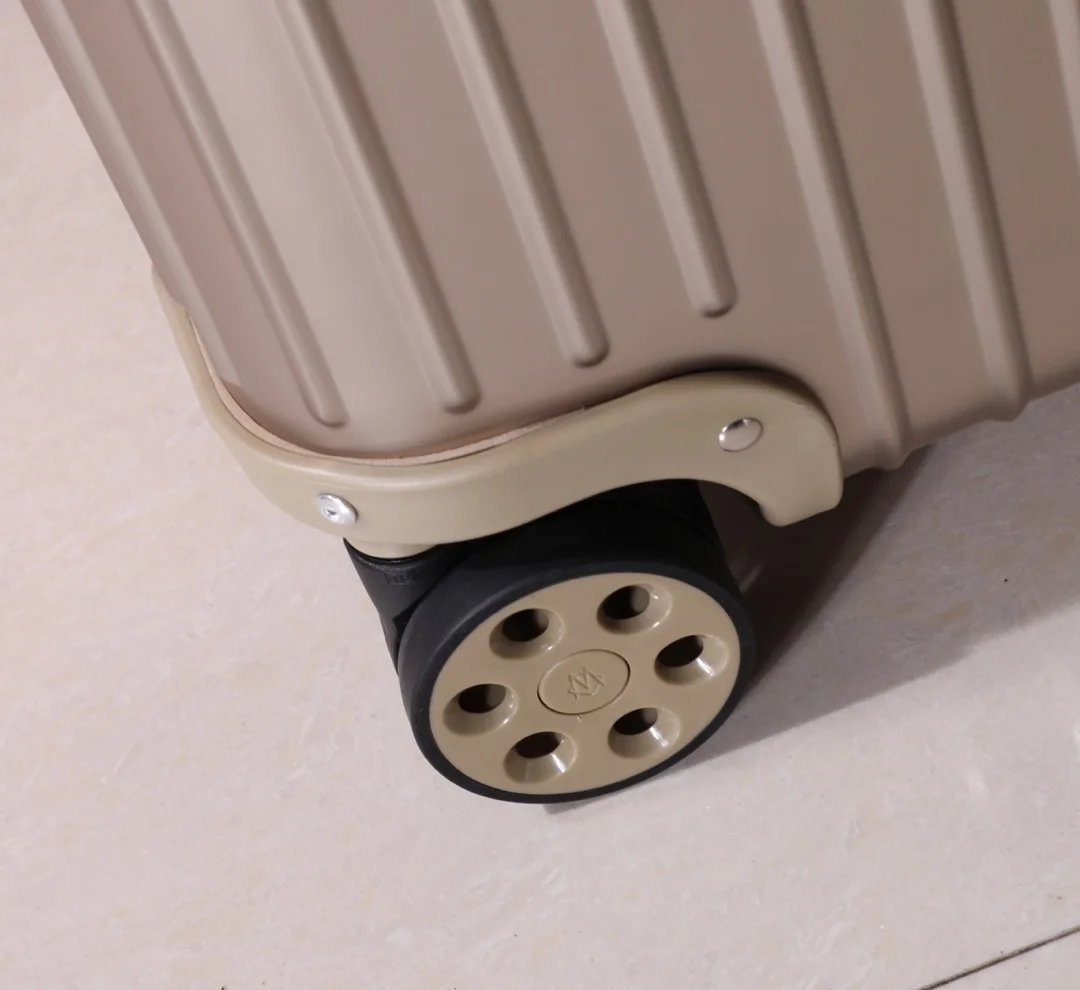 리모와 오리지널 토파스 수트케이스