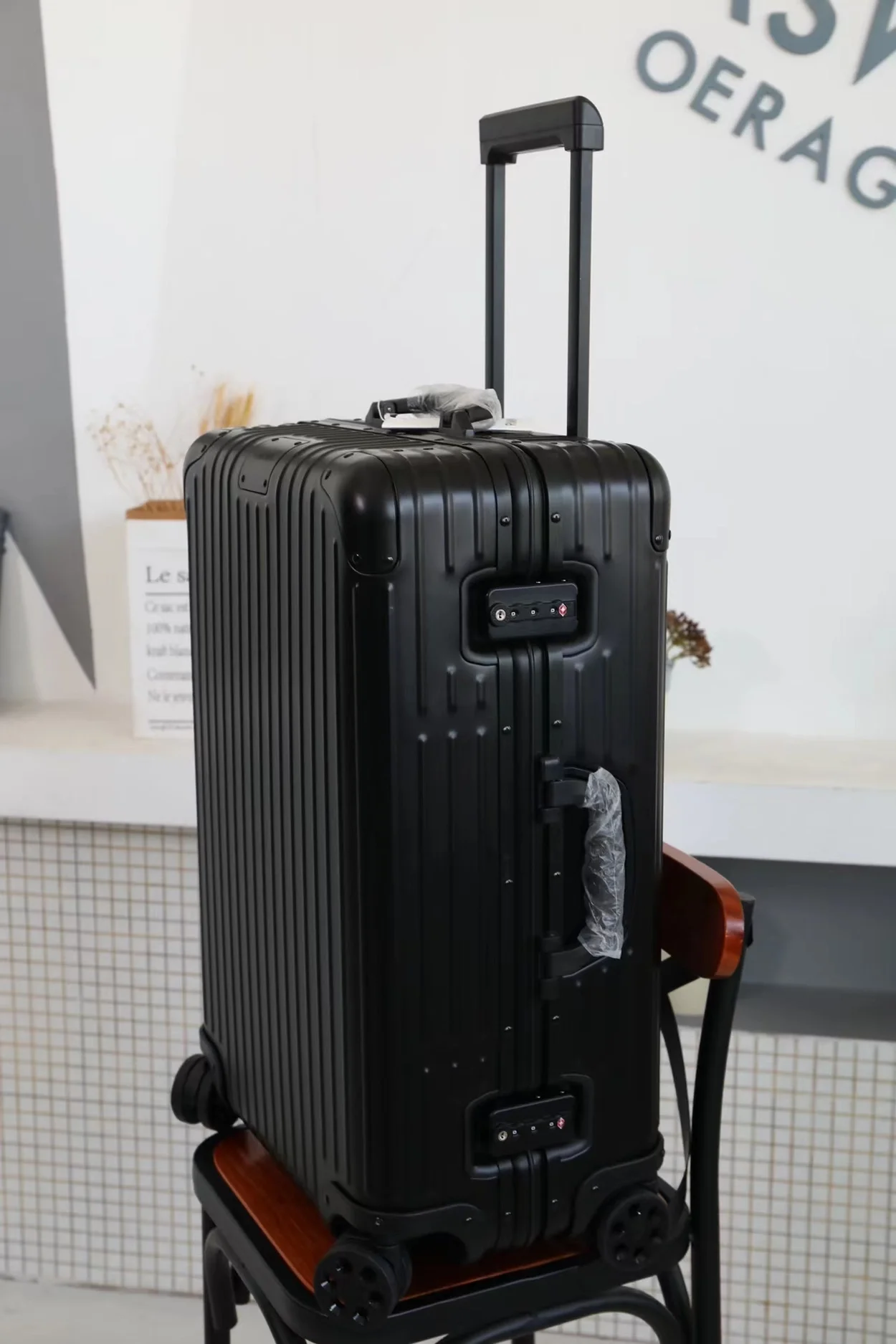 리모와 오리지널 블랙 수트 케이스