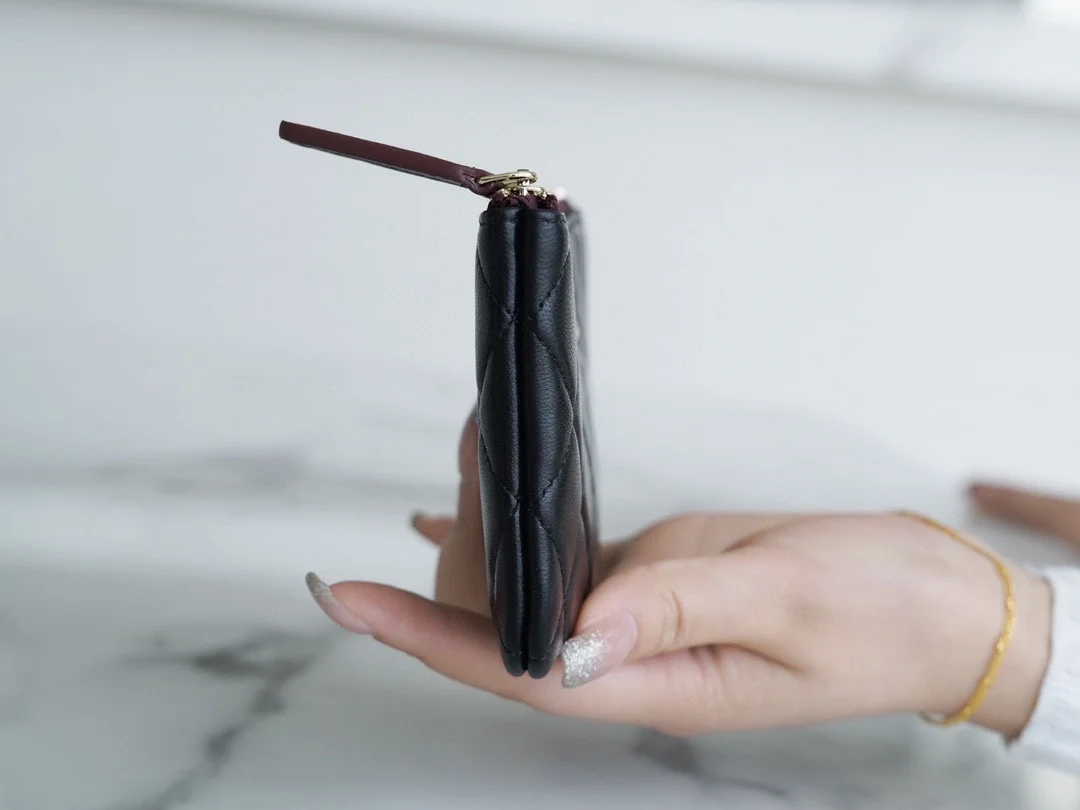 샤넬 클래식 램스킨 미니 파우치