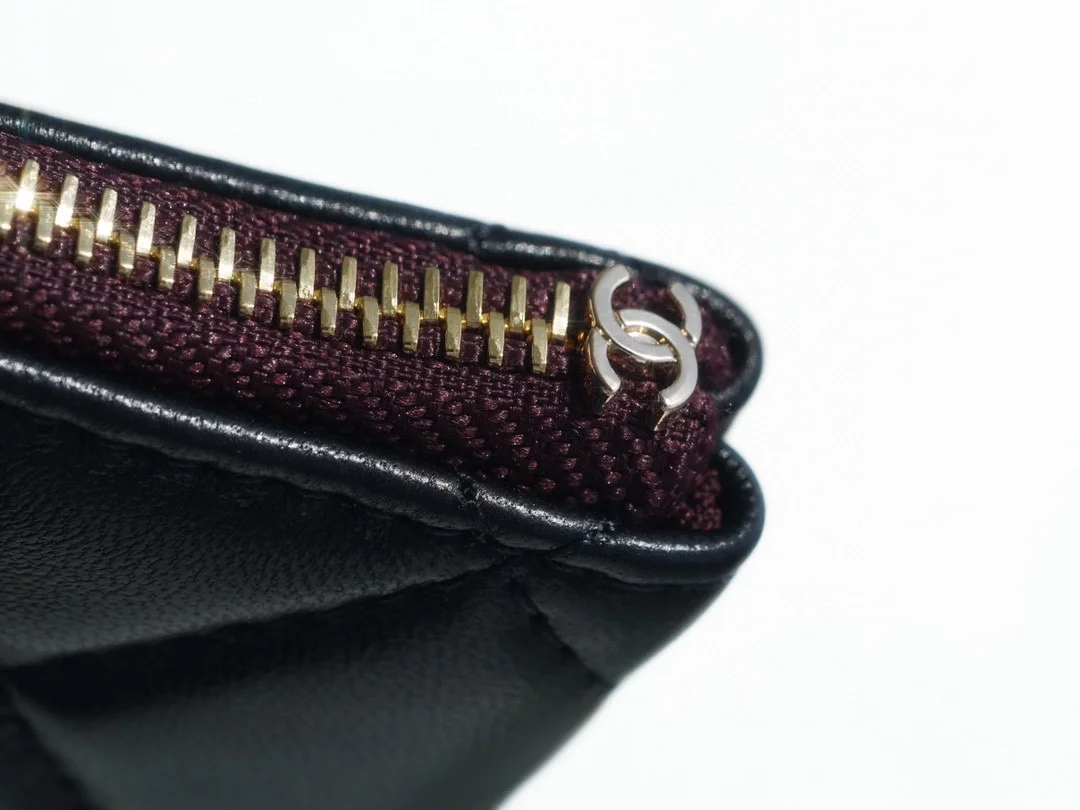 샤넬 클래식 램스킨 미니 파우치