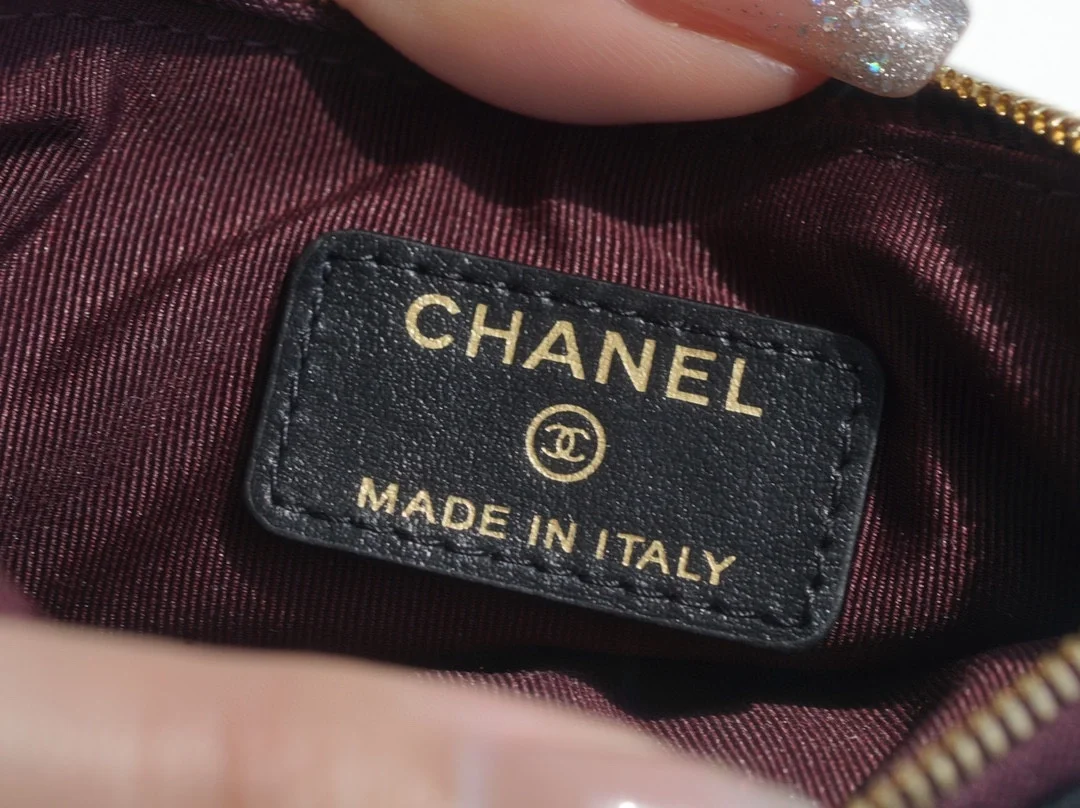 샤넬 클래식 램스킨 미니 파우치